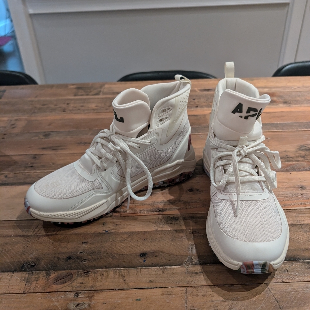 APL high top running ahoes
